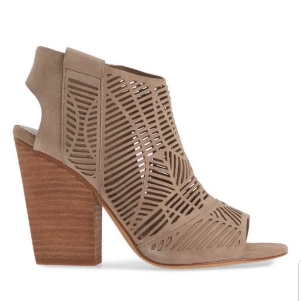 Vince Camuto Kimora suede peeptoe bootie Sz6.5 NIB